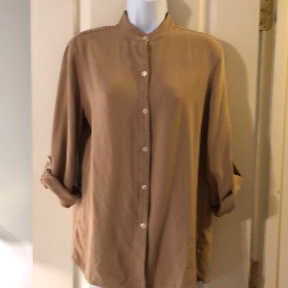 Button up 100% silk Ralph Lauren blouse